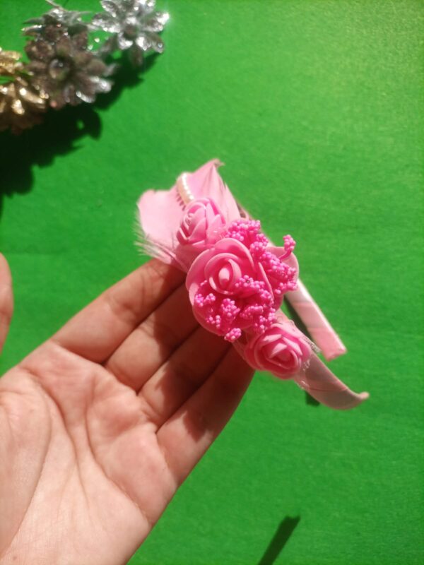 Handmade Pink Feather Haircatch – Elegant & Delicate